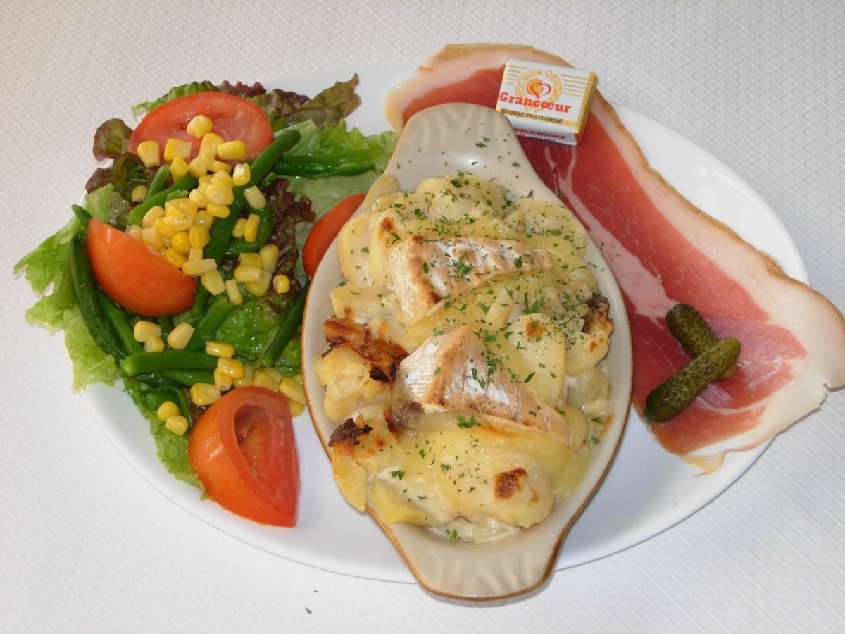 Hotel Restaurant Le Chamois Ancelle Exterior photo